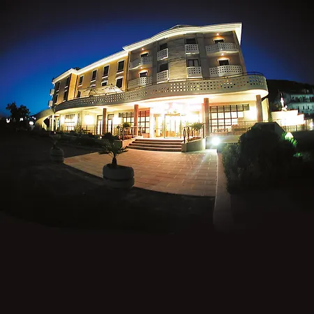 Valle Rossa 4* Сан-Джованни-Ротондо