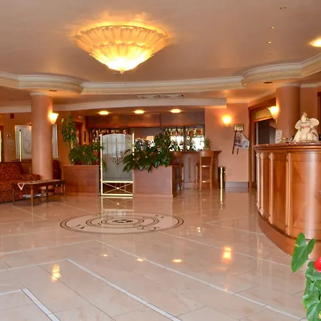 Valle Rossa 4*